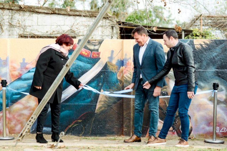 Descubrieron mural en homenaje a Hipólito Bouchard, el soldado que arrancó la bandera a los realistas en San Lorenzo