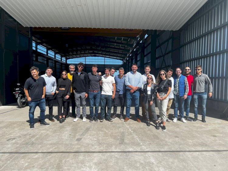 Empresarios Jóvenes de UNAJE y UCI exploran oportunidades en el HUB Región San Lorenzo.