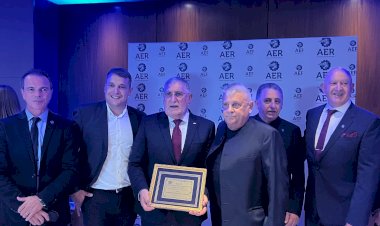 "UCI y CGCYS Presentes en el 90º Aniversario de la Asociación Empresaria de Rosario"